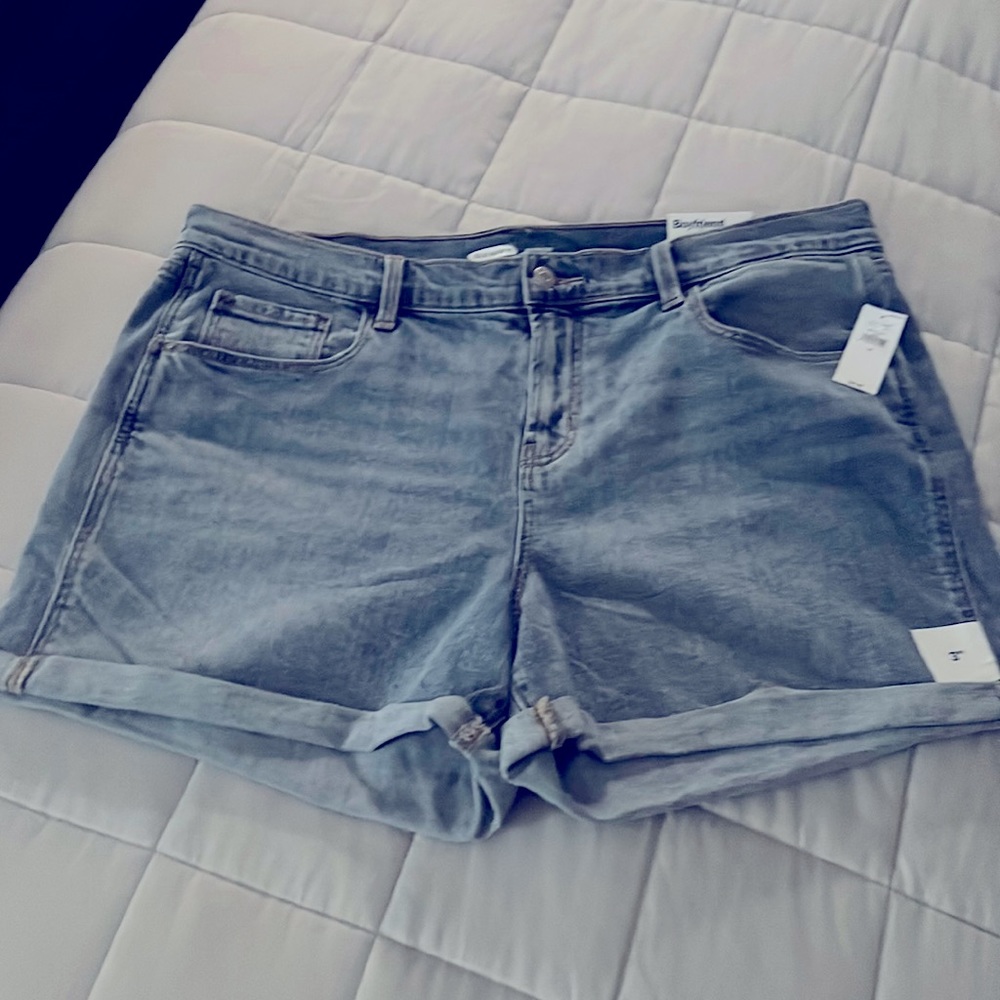 Boyfriend short